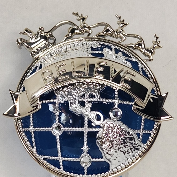 Bath And Body Works Traveling Santa Nightlight Plug-In - Picture 6 of 7